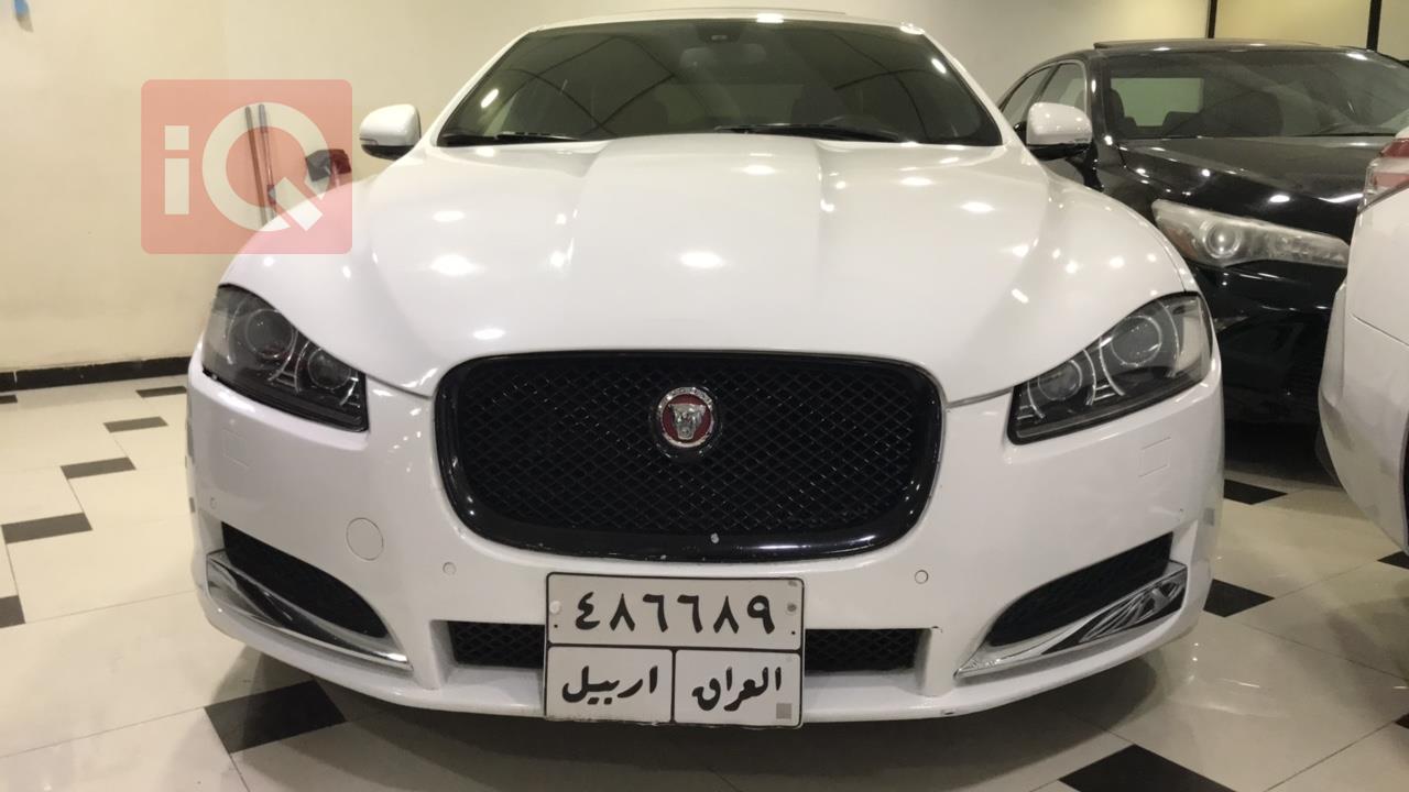 جاكوار XF